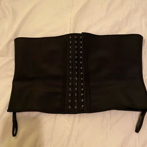 Yianna waist trainer size 2XL